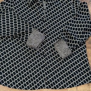 FOXCROFT Black and White Patterned Blouse